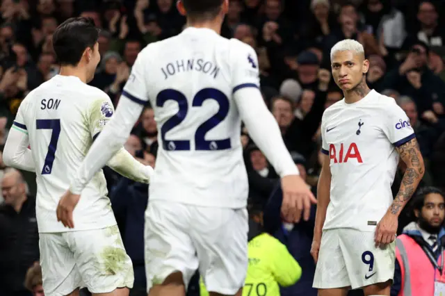 Richarlison celebrates