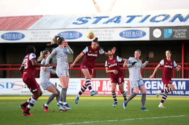 : Amber Tysiak of West Ham United heads the ball on goal