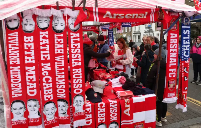 Arsenal scarves