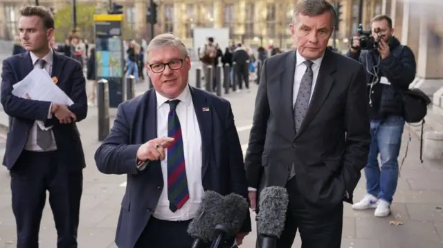Mark Francois ERG chairman talks to press