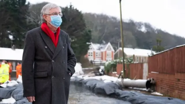 Mark Drakeford wearing face mask