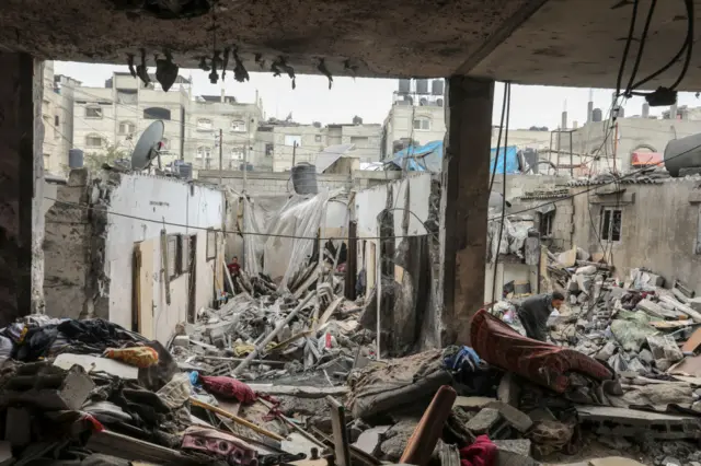 A scene in Rafah of a completely destroyed building