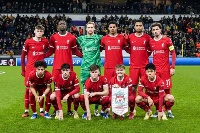 Liverpool team picture before kick-off