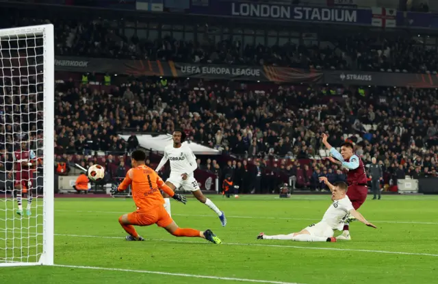 Edson Alvarez scores for West Ham