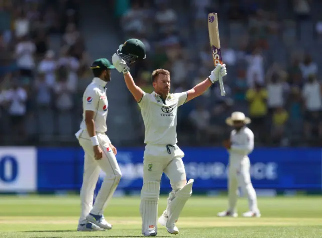 David Warner celebrates against Pakistan