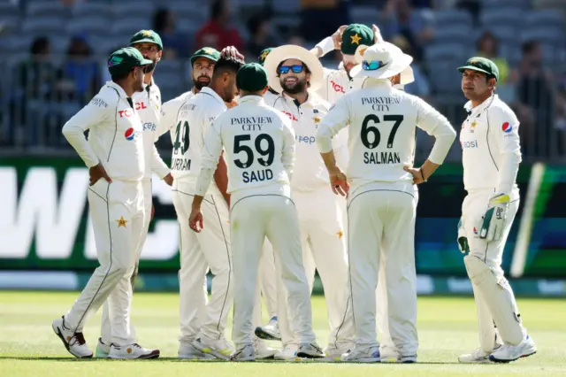 Pakistan celebrate a wicket