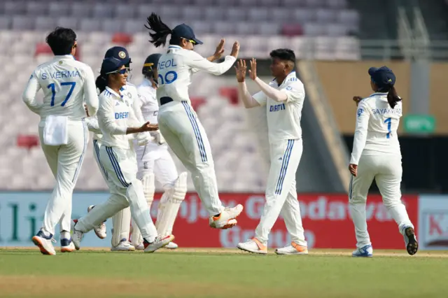 India celebrate wicket