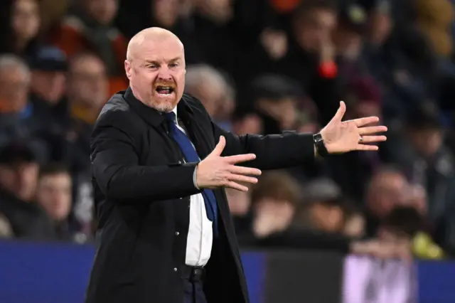 Everton's English manager Sean Dyche gestures