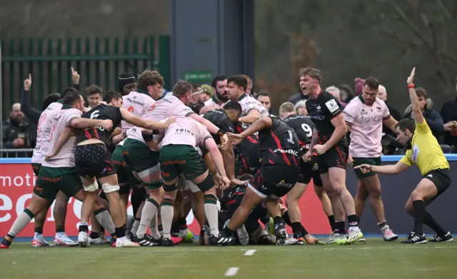 Saracens celebrate try