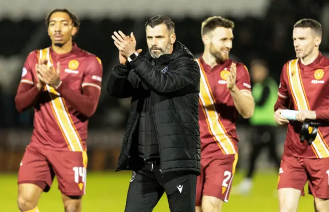 Kettlewell applauds Motherwell fans at full-time