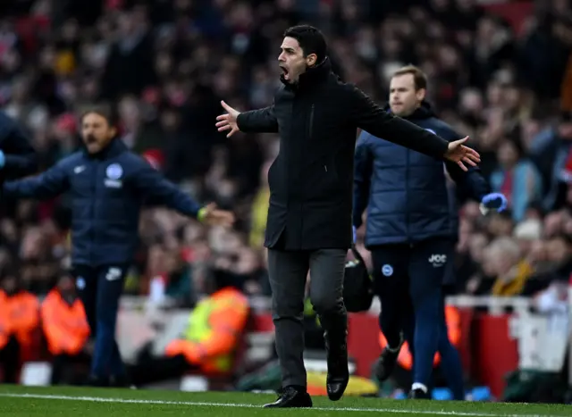 Arsenal manager Mikel Arteta reacts