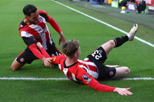 Keane Lewis-Potter of Brentford celebrates his goal