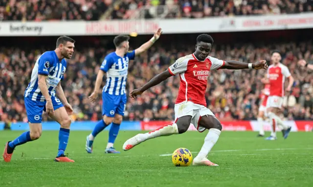 Bukayo Saka shoots but fails to score