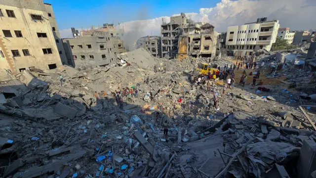 The site of Israeli strikes on Jabalia refugee camp on 1 November