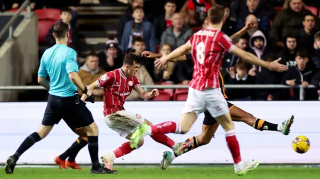 Jason Knight scores for Bristol City against Hull