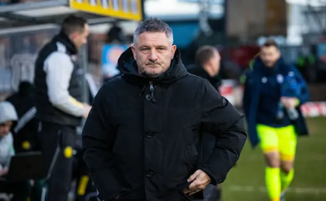 Dundee manager Tony Docherty pitchside during today's loss.