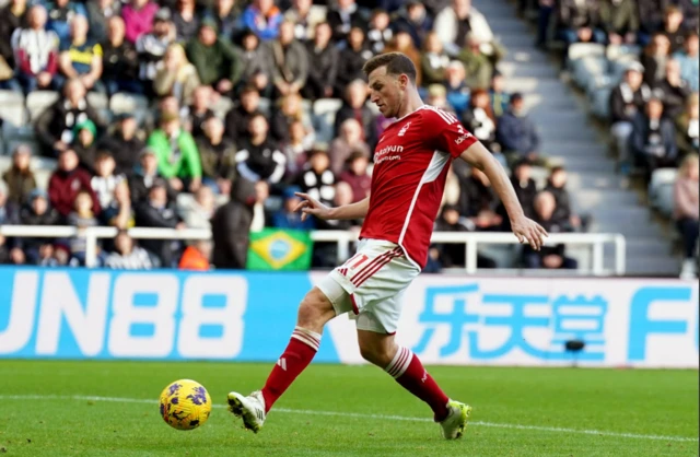 Chris Wood scores for Nottingham Forest