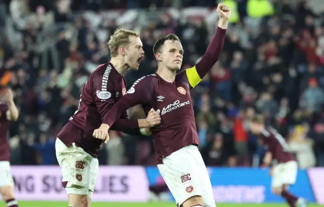 Lawrence Shankland celebrates making it 2-2