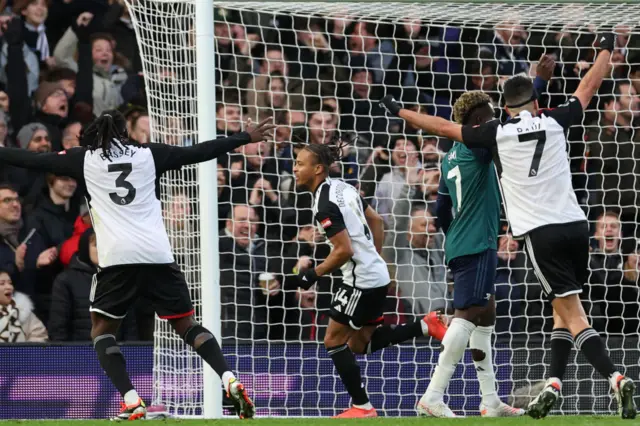 Bobby De Cordova-Reid scores for Fulham