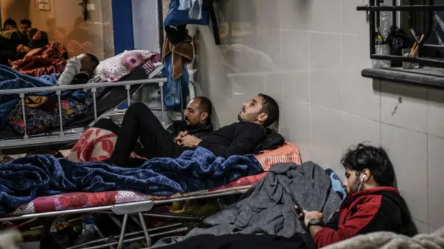 People sheltering in Nasser Hospital, Khan Younis - 3 December