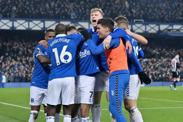 Everton players celebrate