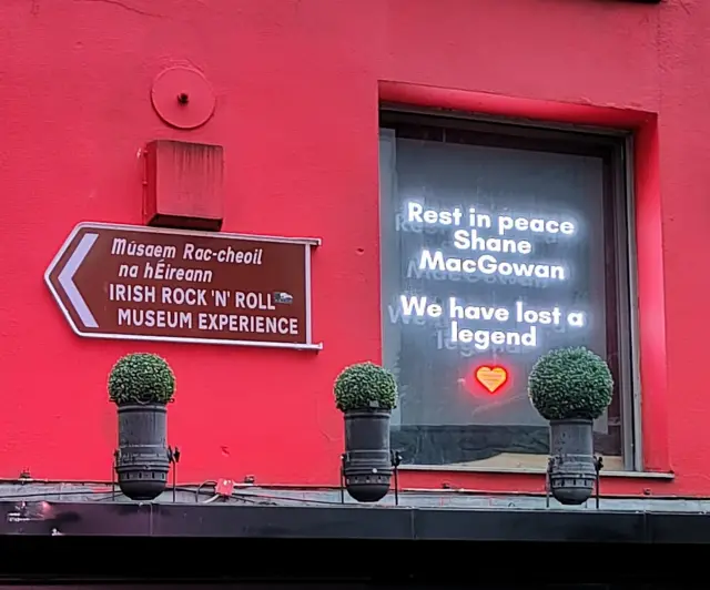 Shane MacGowan tribute and Rock Wall Temple Bar