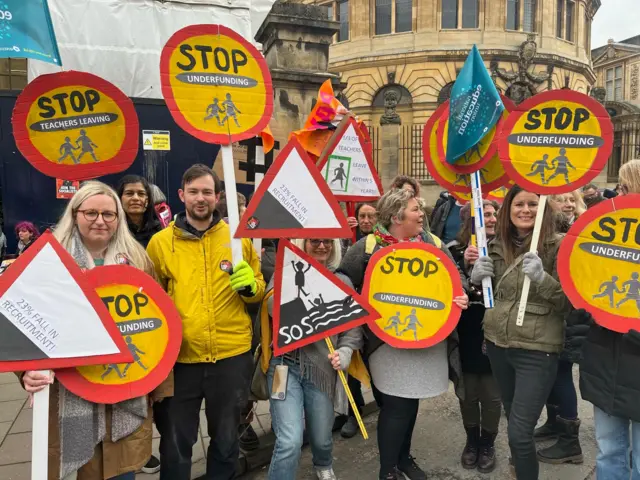 Striking teachers in Oxford