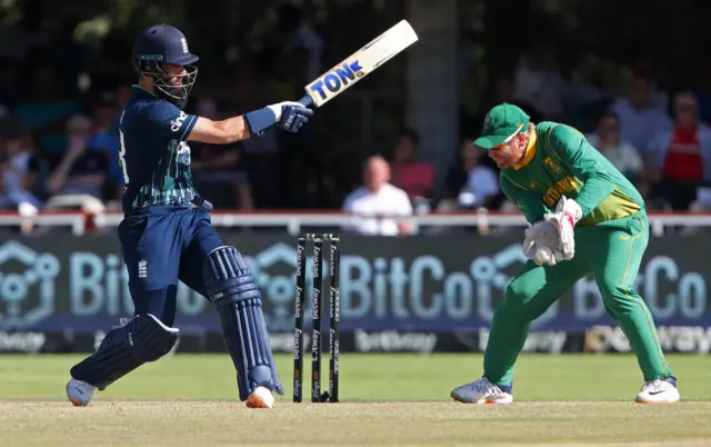 Moeen Ali tries a one-handed shot