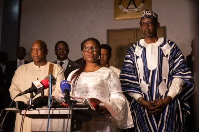 Olivia Rouamba (C), Minister of Foreign Affairs of Burkina Faso, speaks during a joint press conference with Morissanda Kouyaté (L), Minister of Foreign Affairs of Guinea and Abdoulaye Diop