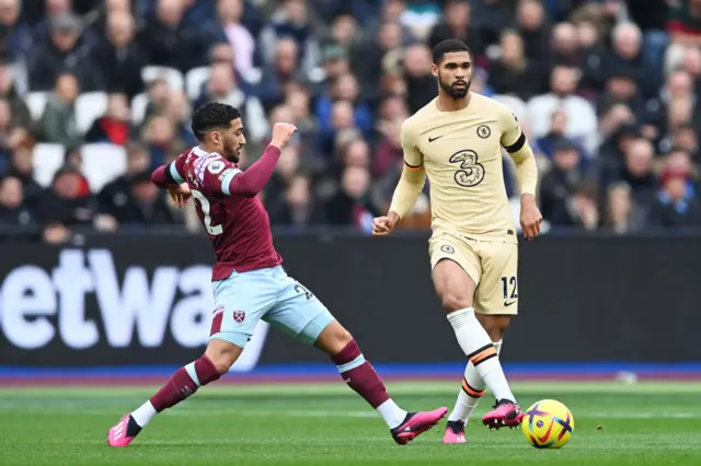 Chelsea's Ruben Loftus-Cheek plays a pass during PL game at WestHam