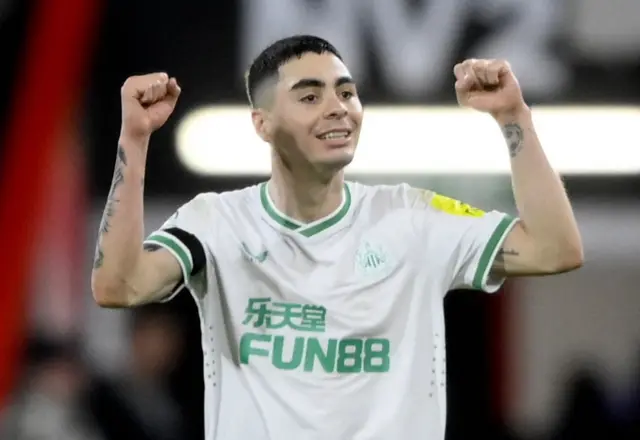 Almiron celebrates