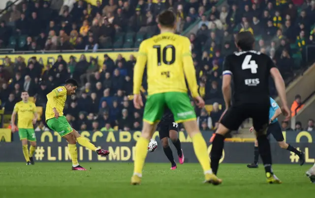 Gabriel Sara scores for Norwich