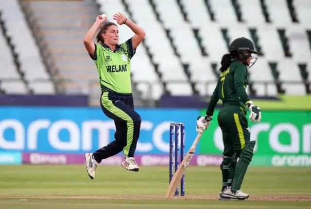 Arlene Kelly of Ireland in bowling action during the ICC Women's T20 World Cup group B match between Pakistan and Ireland at Newlands Stadium on February 15, 2023 in Cape Town, South Africa