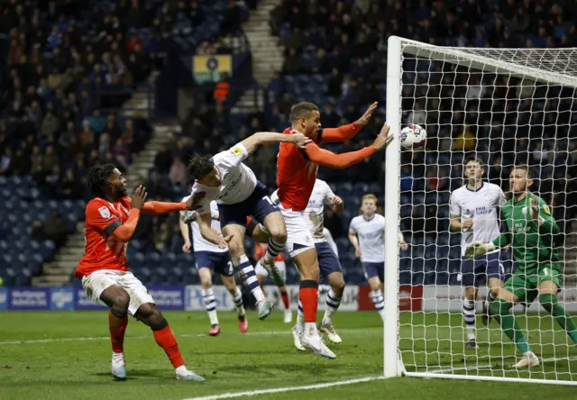 Carlton Morris scores for Luton