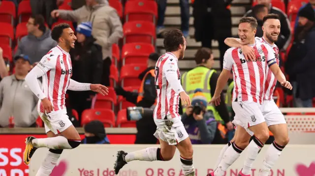 Phil Jagielka celebrates