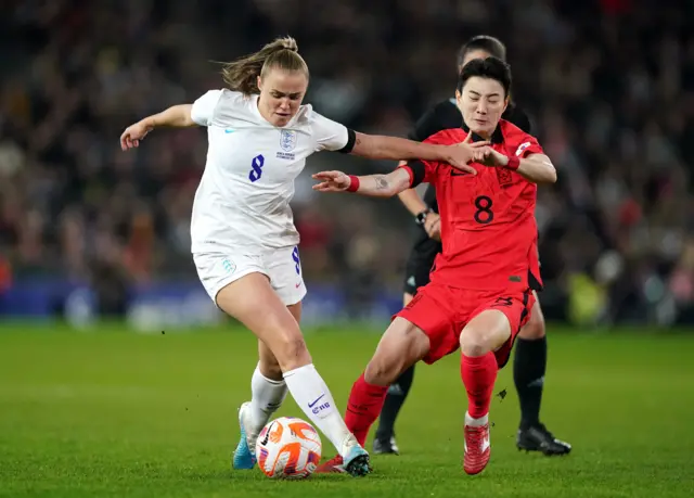 Georgia Stanway (left) and Korea Republic's Kim Yun-Ji