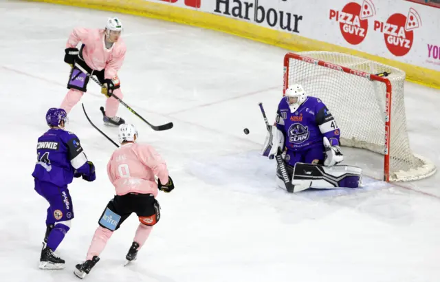 Giants v Clan action