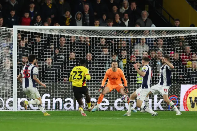 Ismaila Sarr scores