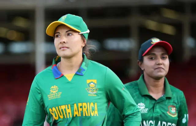 South Africa captain Sune Luus and Bangladesh skipper Nigar Sultana Joty