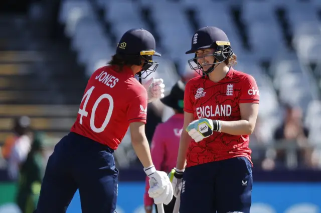 Amy Jones and Nat Sciver-Brunt punch gloves