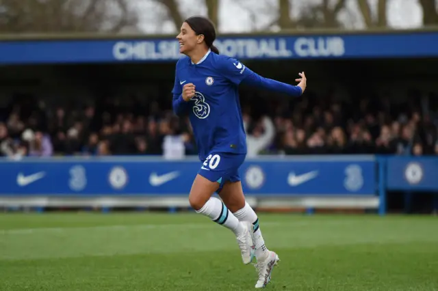 Sam Kerr celebrates chelsea goal