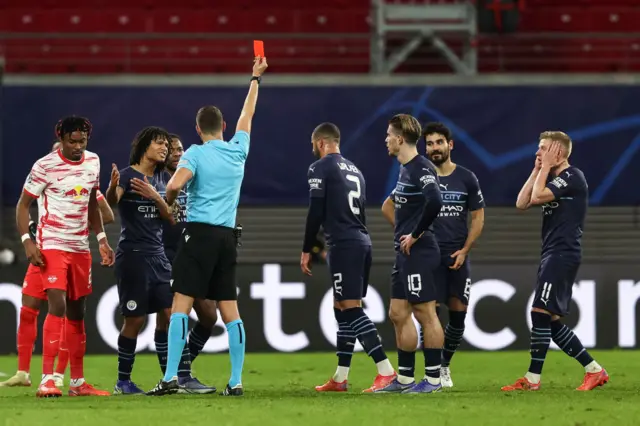 Kyle Walker is sent off against RB Leipzig.