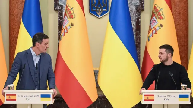 Ukraine's President Volodymyr Zelenskiy and Spain's Prime Minister Pedro Sanchez attend a joint news briefing in Kyiv