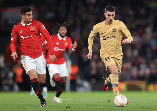 Ferran Torres runs with the ball.