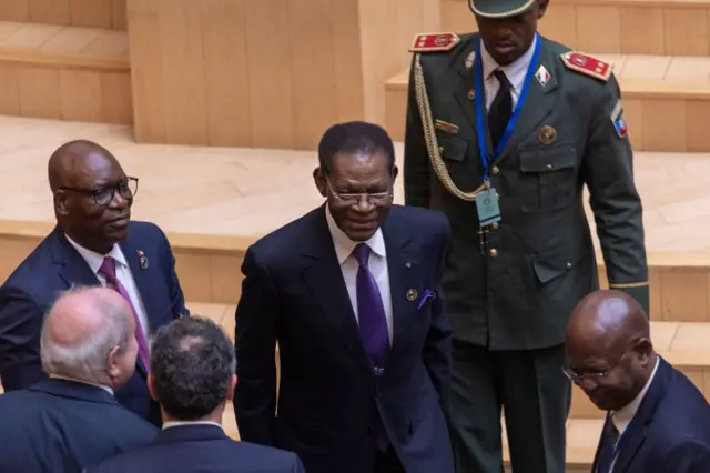 Equatorial Guinea President Teodoro Obiang Nguema (C)