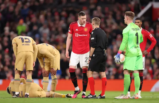 Wout Weghorst complains to the referee.