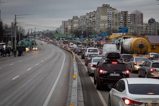 Traffic queuing in Kyiv