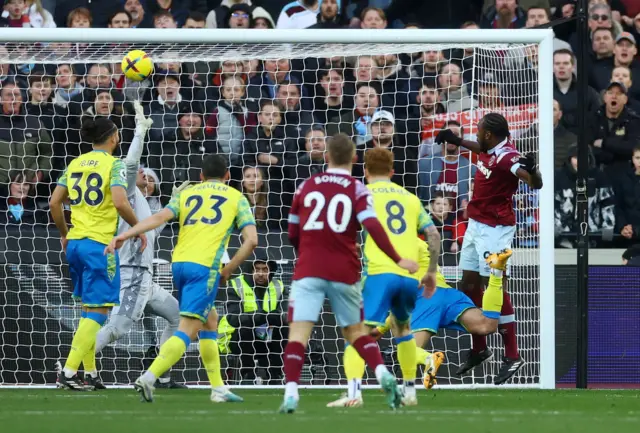 Michail Antonio scores West Ham's fourth goal against Nottingham forest