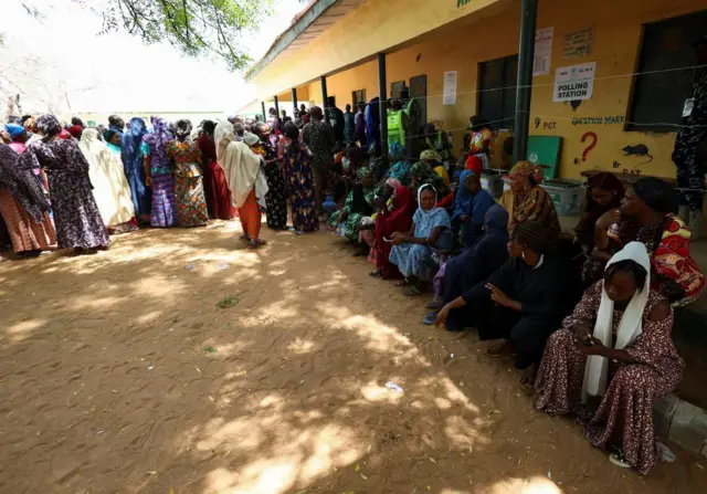 Voters in Yola