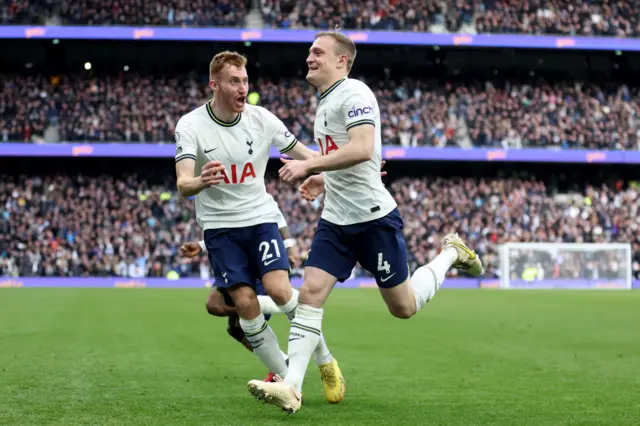 Oliver Skipp scores